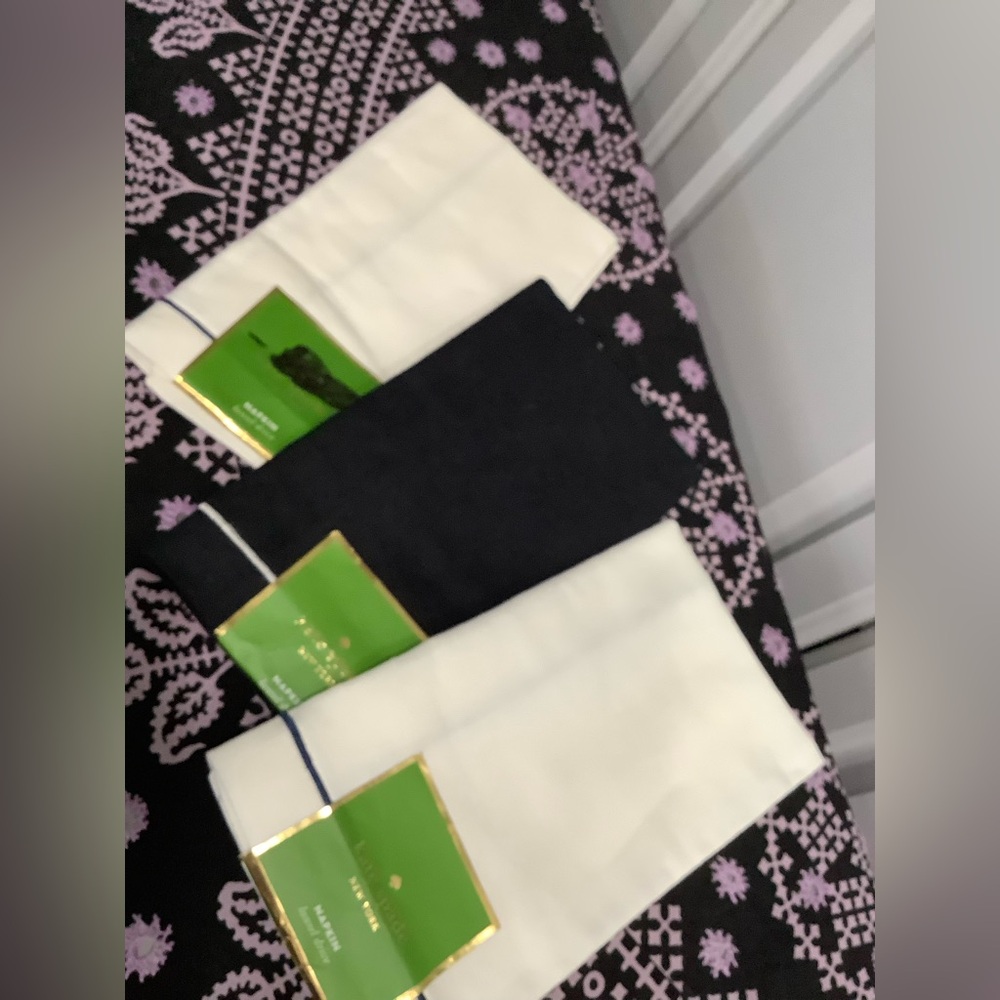 Kate Spade New York Dinner Napkins All are New, 1 has blotches see photos